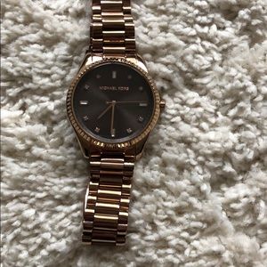 Rose gold Michael Kors watch just needs battery !